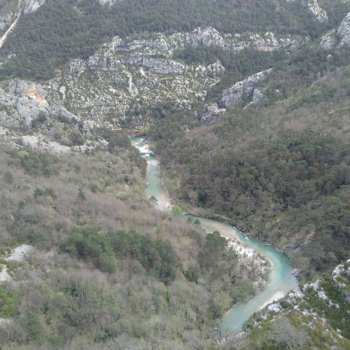 Proche D'Uzes La Terrasse Du Soleil Levant Collias Esterno foto