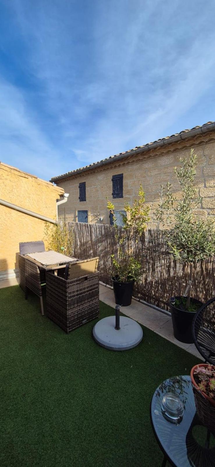 Proche D'Uzes La Terrasse Du Soleil Levant Collias Esterno foto